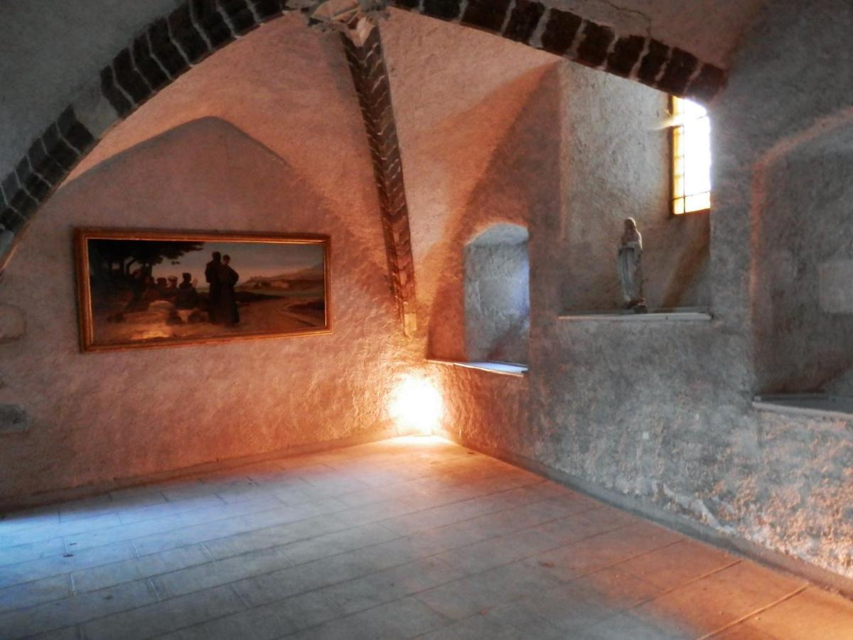 Chambres d'hôtes La Prévôté - Ancien couvent contre la Cathédrale Le Puy-en-Velay Extérieur photo