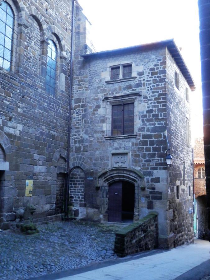 Chambres d'hôtes La Prévôté - Ancien couvent contre la Cathédrale Le Puy-en-Velay Extérieur photo