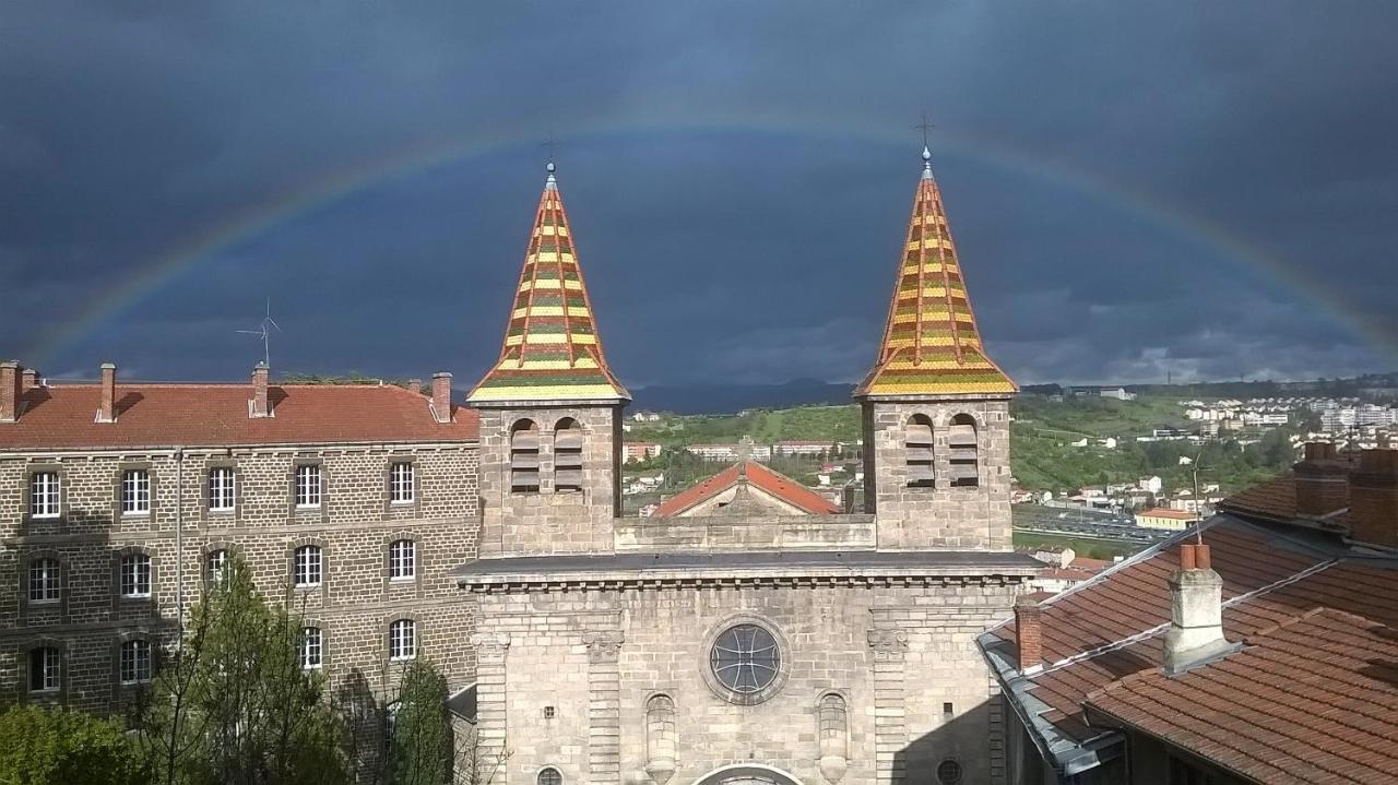 Chambres d'hôtes La Prévôté - Ancien couvent contre la Cathédrale Le Puy-en-Velay Extérieur photo
