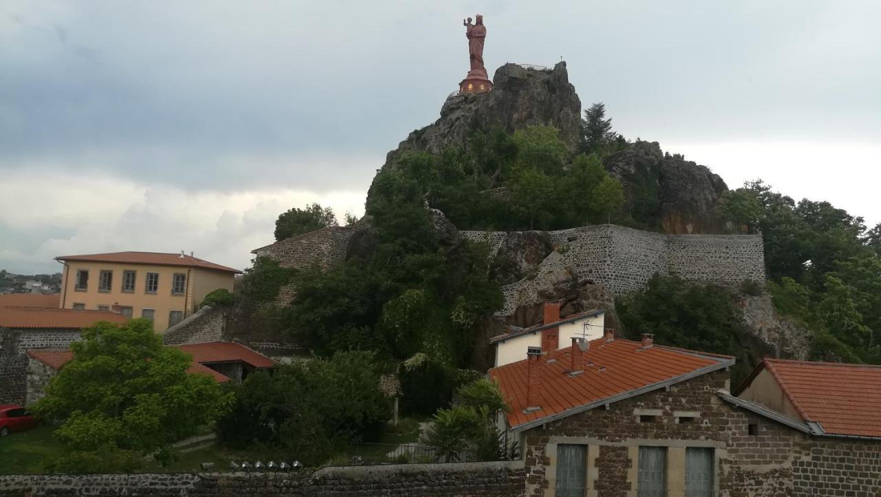 Chambres d'hôtes La Prévôté - Ancien couvent contre la Cathédrale Le Puy-en-Velay Extérieur photo